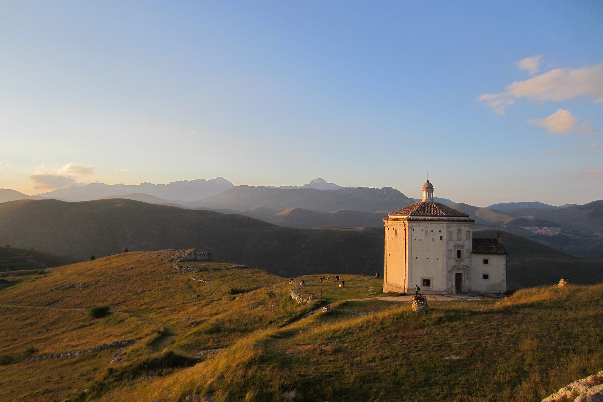 Calascio (Photo license: CC BY-NC-SA 2.0)